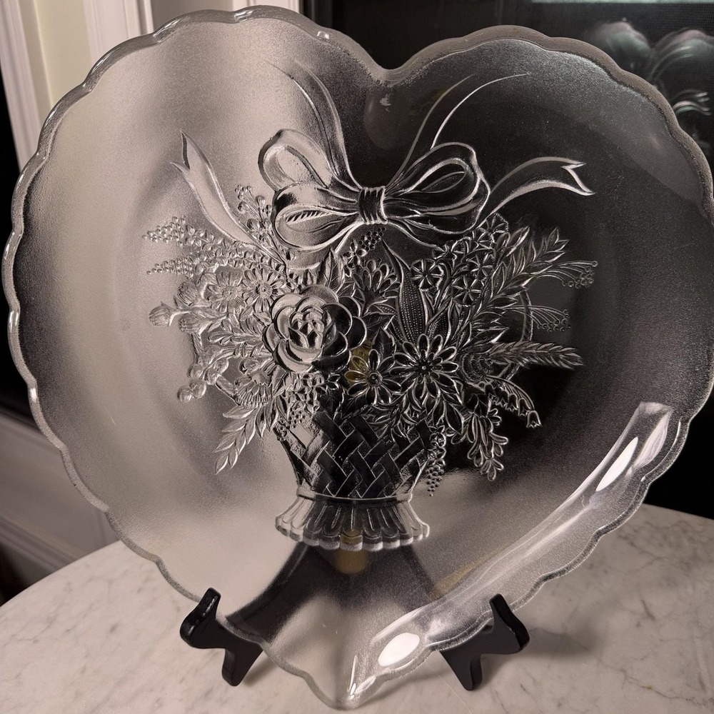VTG 80s Mikasa Endearment Frosted Crystal Glass Heart-Shaped Serving Platter 13"